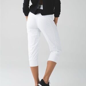 LULULEMON in flux crops lined